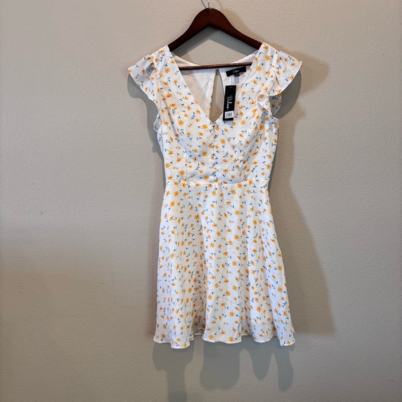NWT Lulus Strike a Posie White Floral Print Backless Skater Dress, Small - Picture 4 of 12